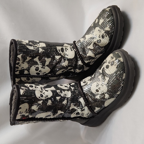 UGG Limited Edition I Love UGG Skull Sequin Boots (W Size 7) - Picture 2 of 15